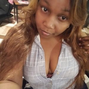 Meet your Posher, Leyda